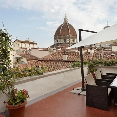 Penthouse With Big Terrace Duomo View